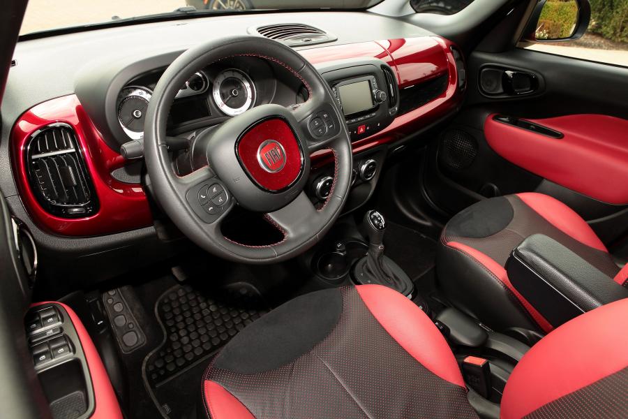  Fiat 500L Custom 2014 года  (фото 2 из 3)